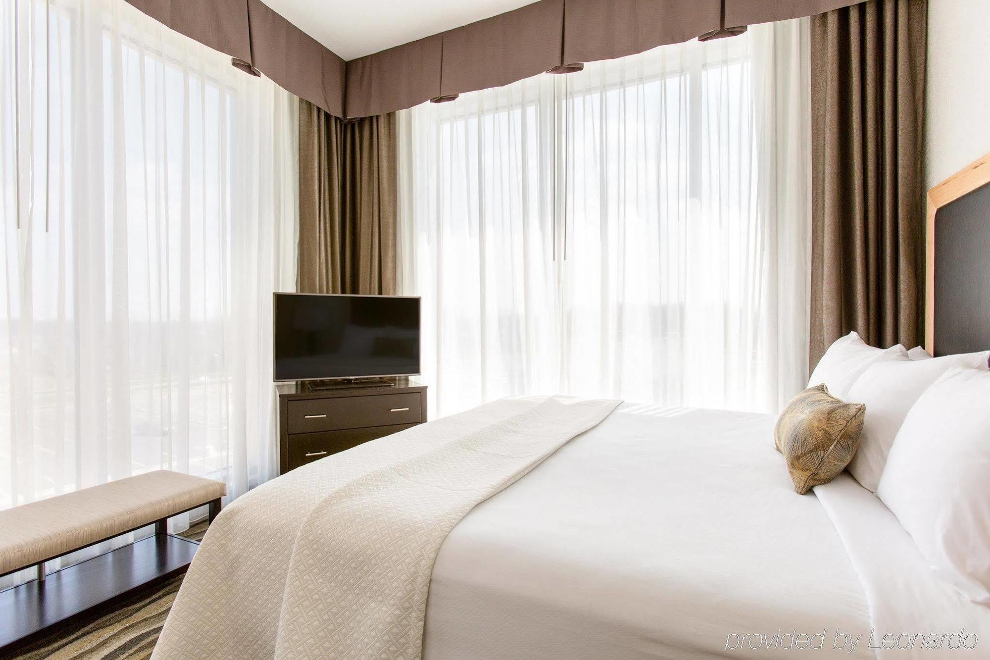 Wyndham Hotel 4*