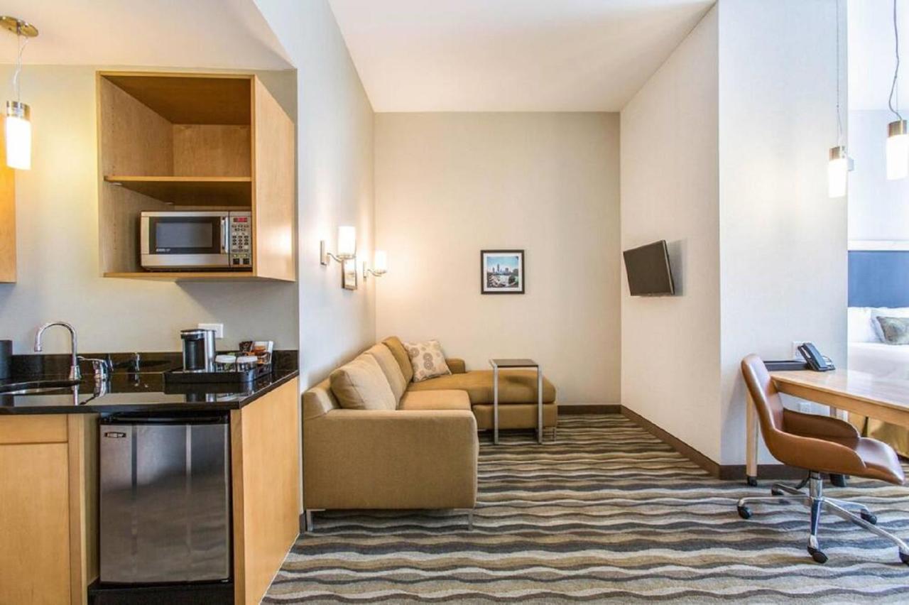 Wyndham Hotel 4*