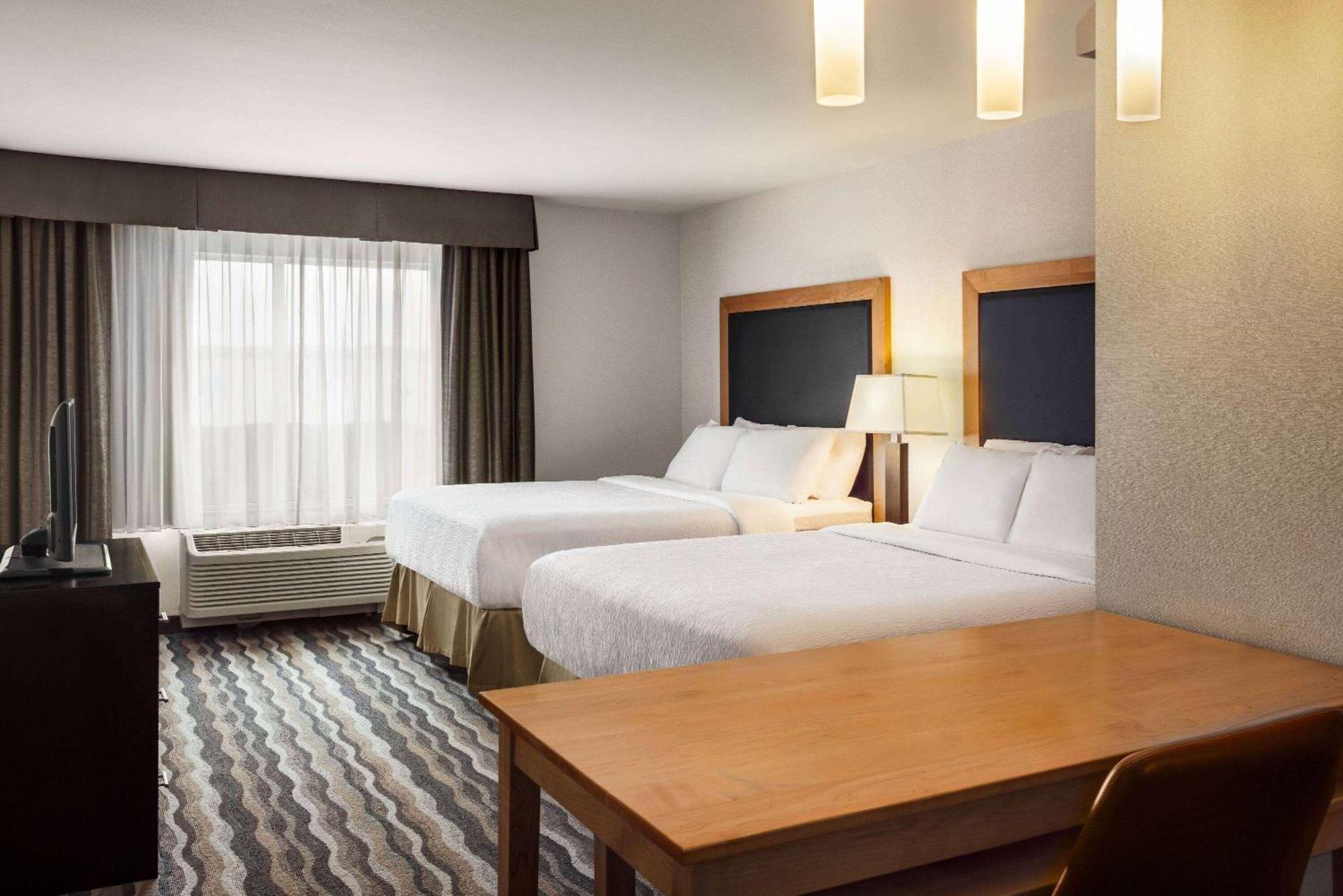 Wyndham Hotel 4*