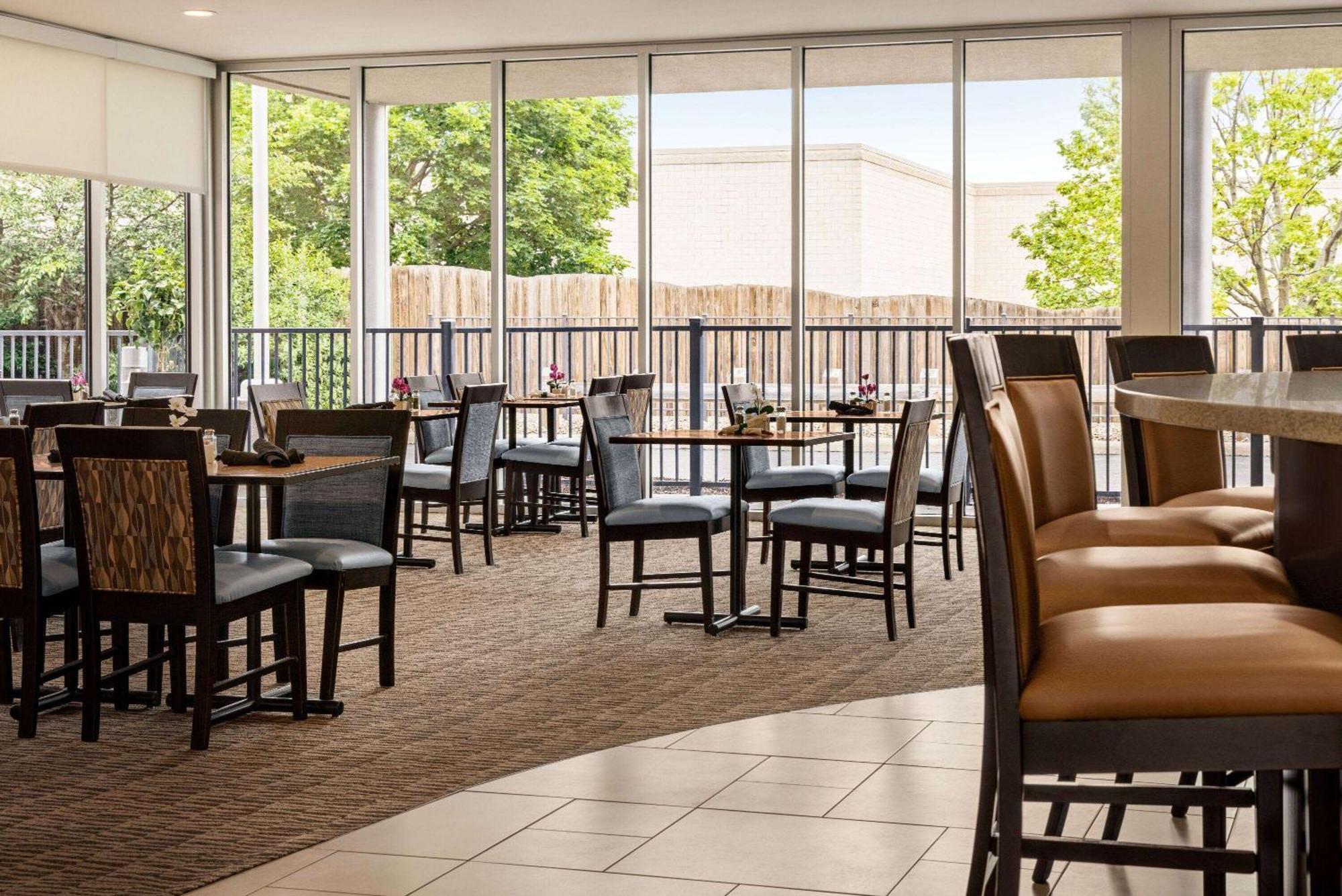 Wyndham Hotel Avon