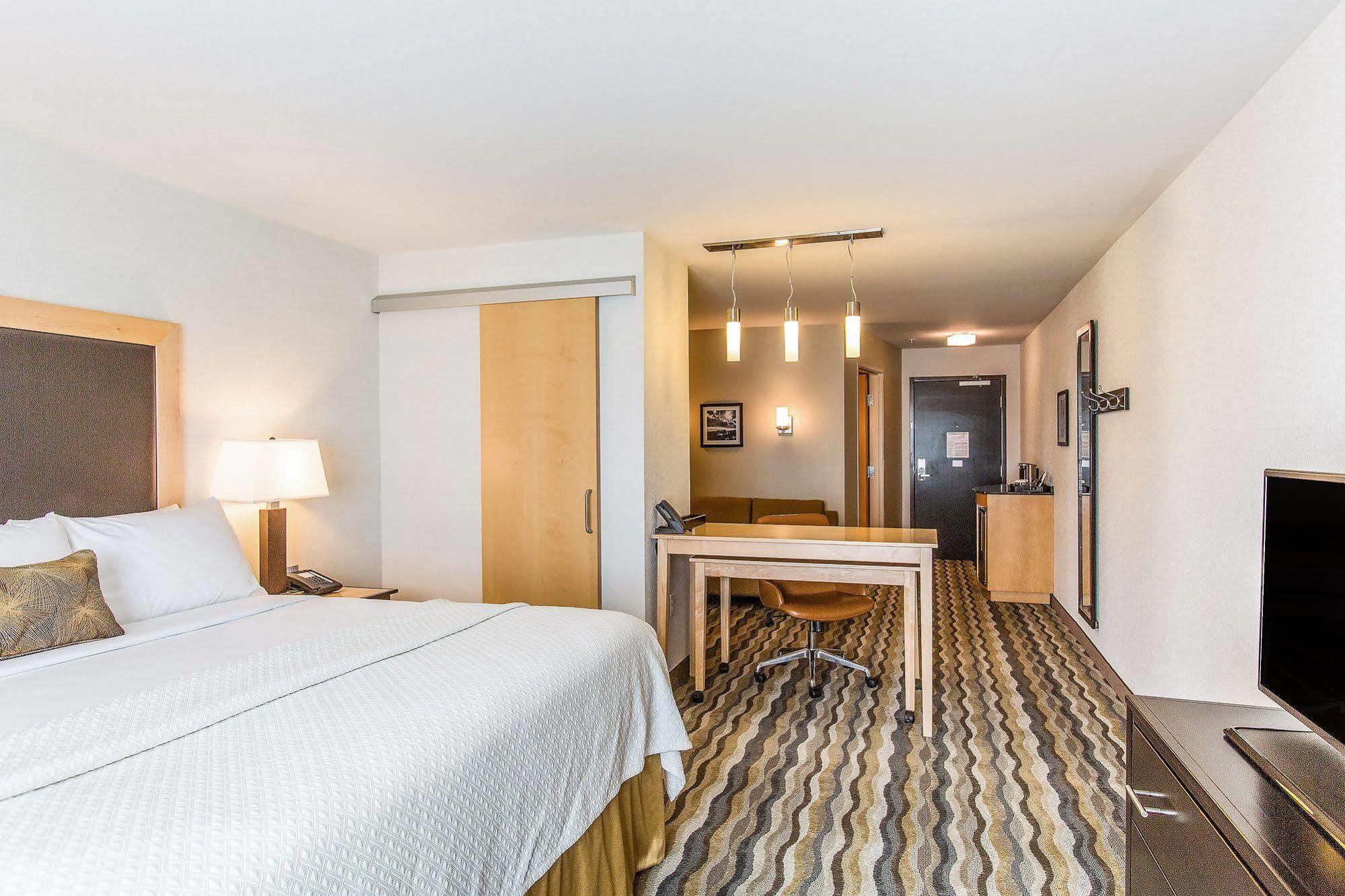 Wyndham Hotel Avon